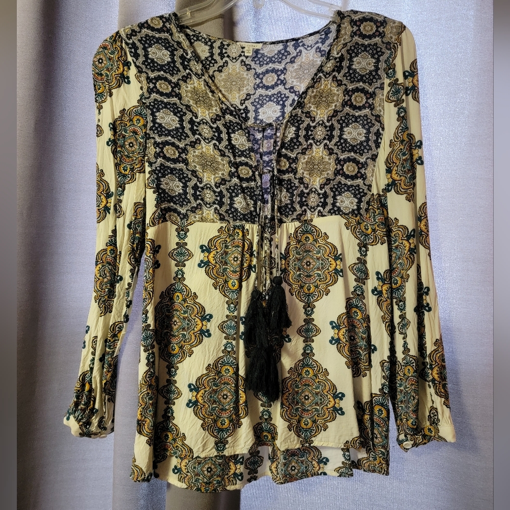 En Creme Peasant Top